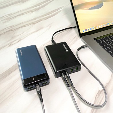 Verbatim 4 Port 100W PD & QC 3.0 GAN Charger - AC Power Cord